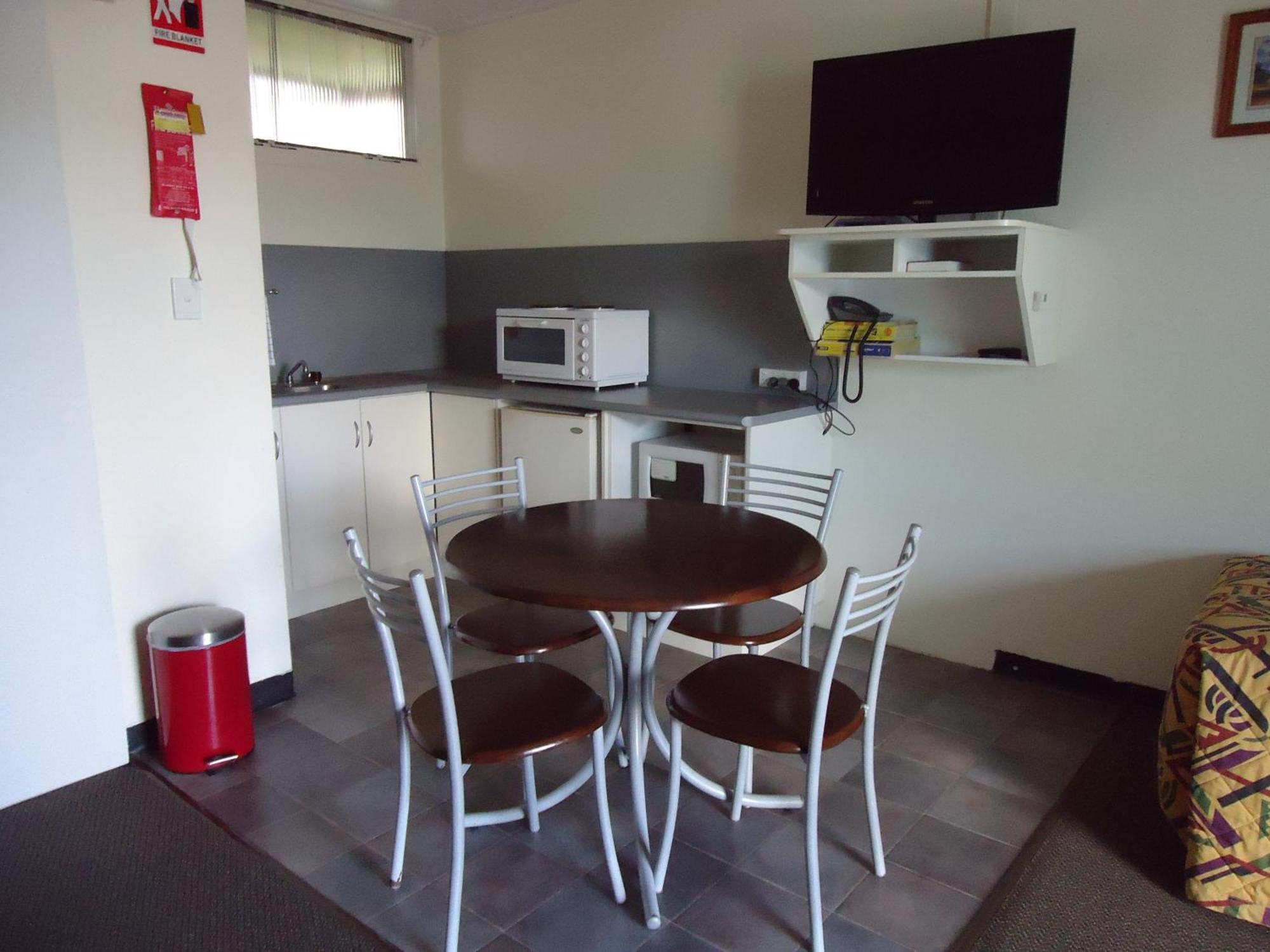 Moondarra Motel Innisfail Exterior photo