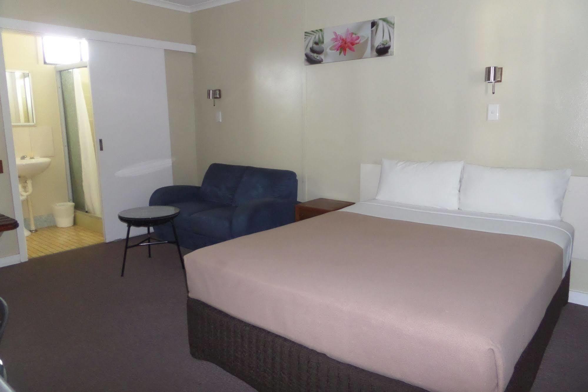 Moondarra Motel Innisfail Exterior photo